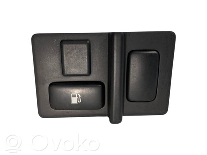 Degvielas tvertnes atvēršanas slēdzis