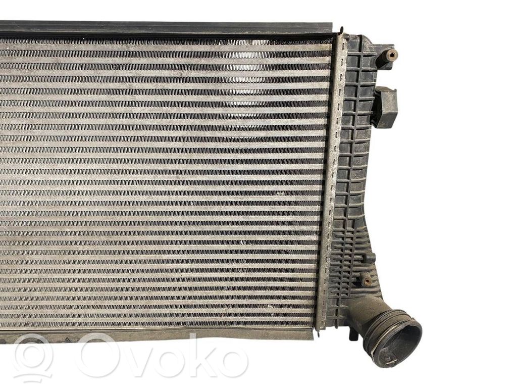 Starpdzesētāja radiators