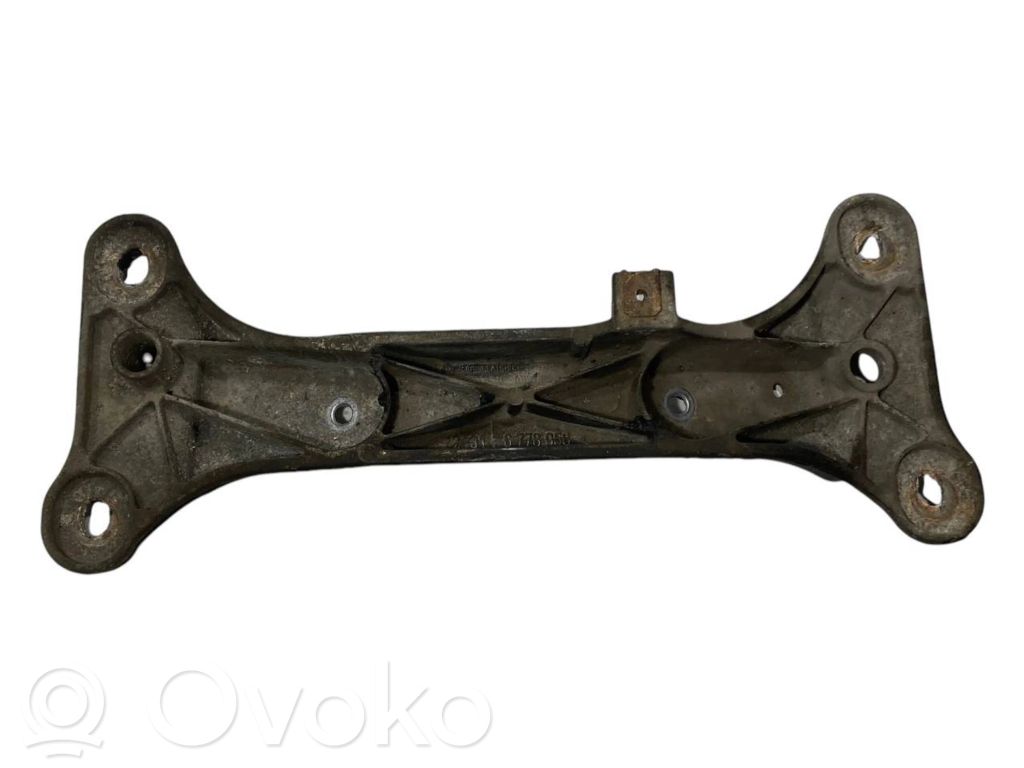 Dzinēja nostiprināšanas stiprinājums-kronšteins