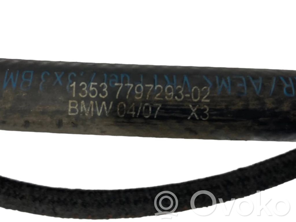 Degvielas caurulīte (-es)