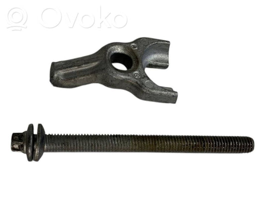 Nozzle holder/shoulder