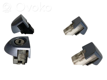 Priekšpusē durvju roktura vāciņš