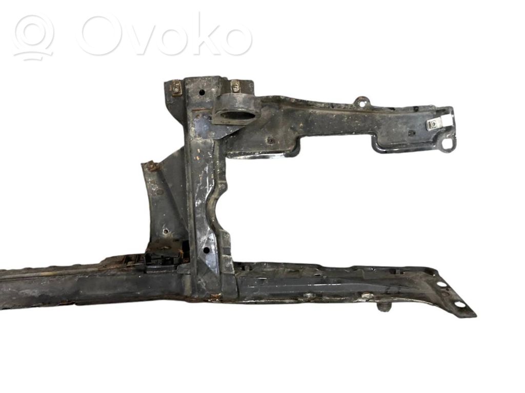 Radiatoru paneļa augšējā daļa (televizors)