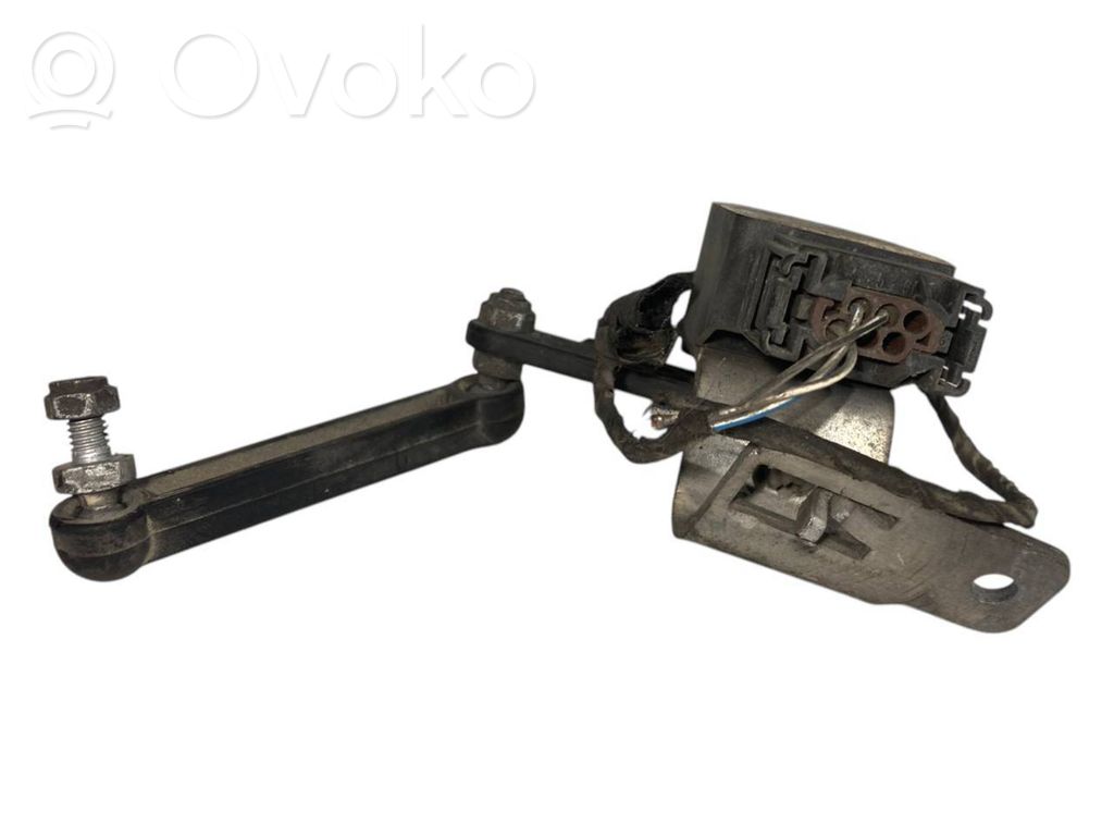 Augstuma sensors (priekšējo lukturu)