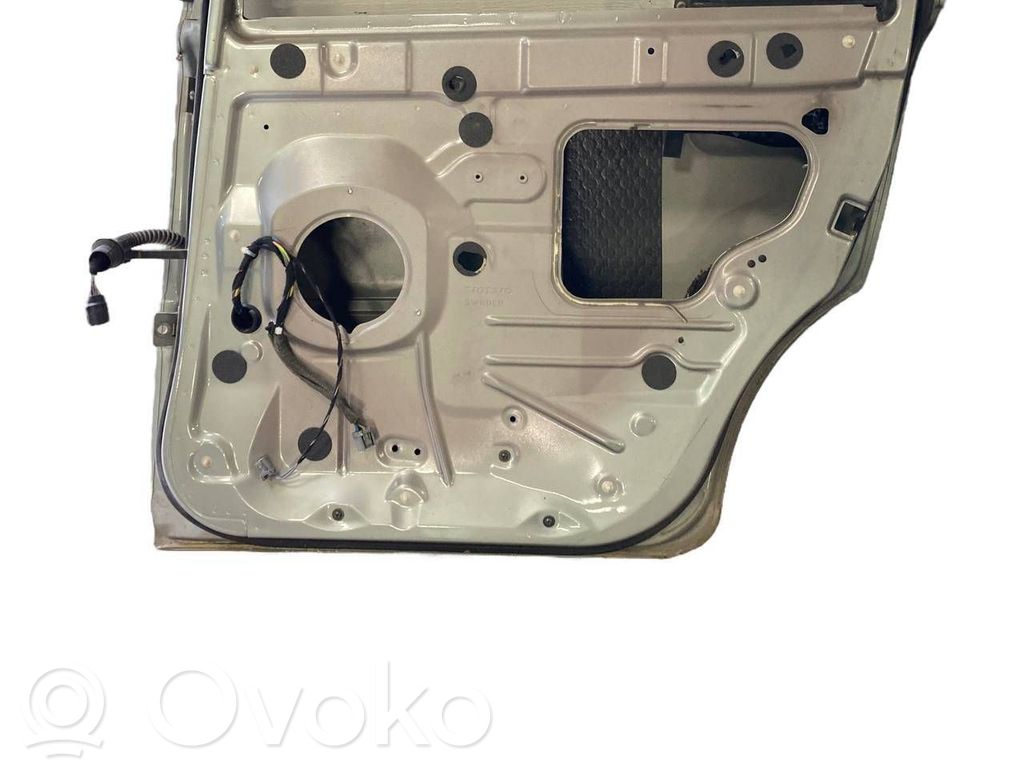 Aizmugurējās durvis