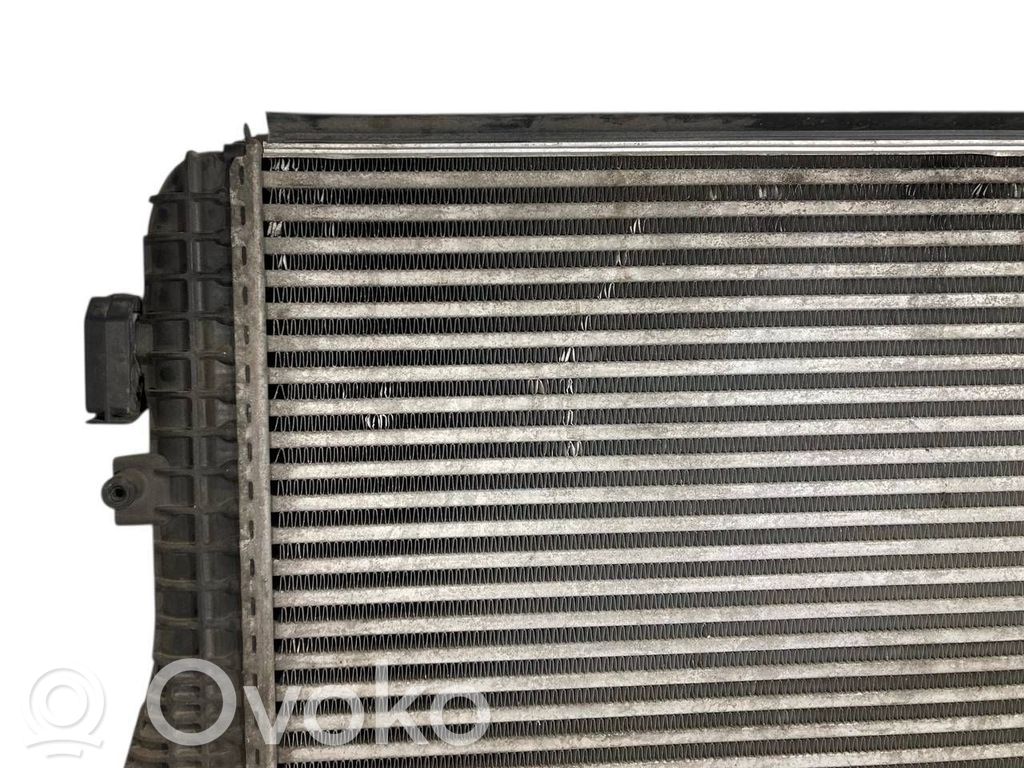 Starpdzesētāja radiators