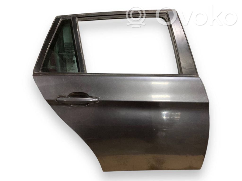 Aizmugurējās durvis