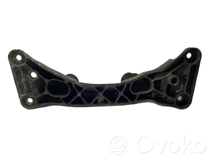 Pārnesumkārbas stiprinājuma kronšteins