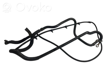 Caurule (-es) / šļūtene (-es)