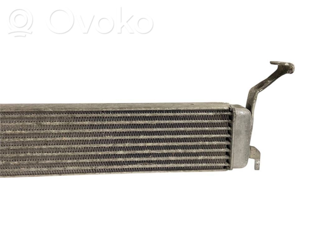 Dzinēja eļļas radiators