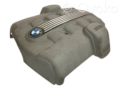 Dzinēja pārsegs (dekoratīva apdare)