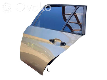 Aizmugurējās durvis