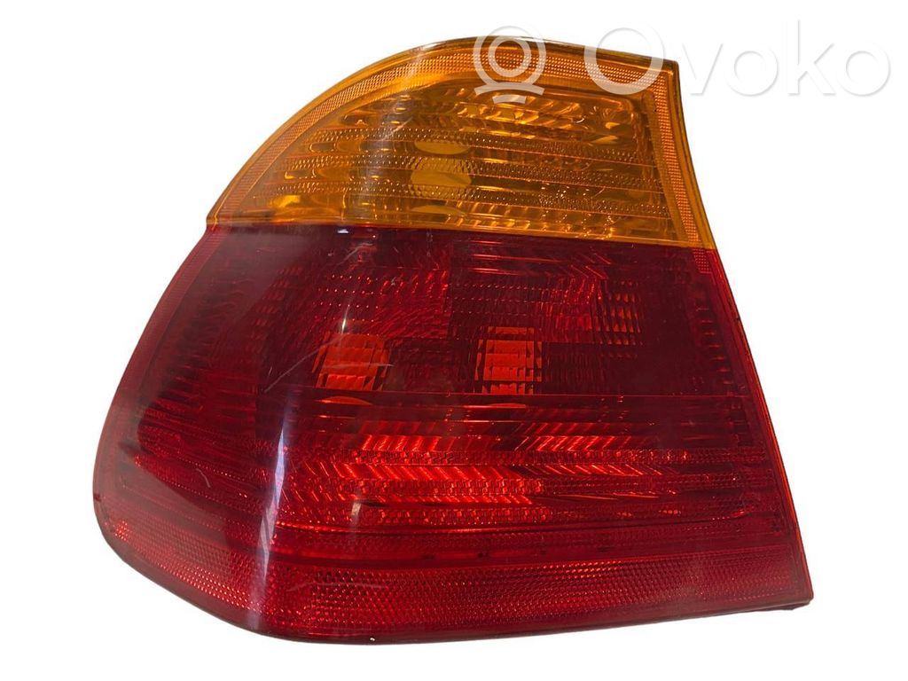 Aizmugurējais lukturis virsbūvē