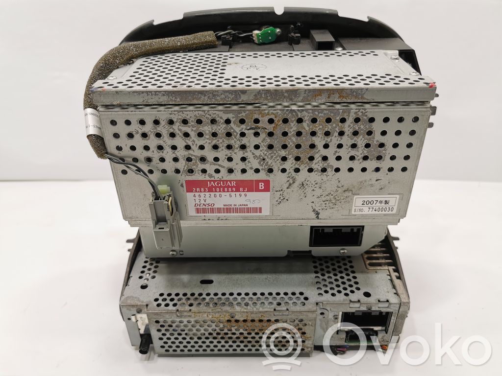 Radio / CD/DVD atskaņotājs / navigācija