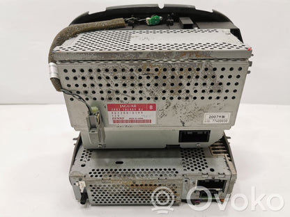 Radio / CD/DVD atskaņotājs / navigācija