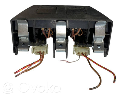 12 V ligzda (aizmugure)
