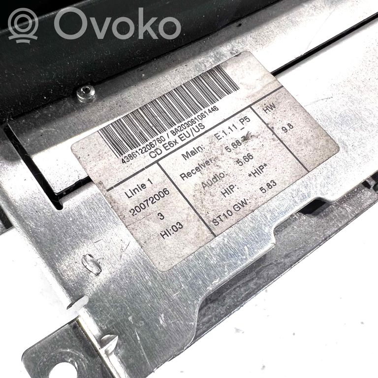 Radio / CD/DVD atskaņotājs / navigācija