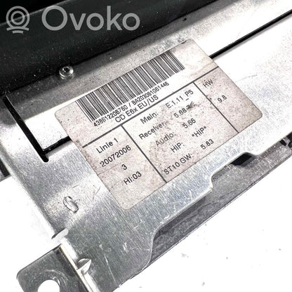 Radio / CD/DVD atskaņotājs / navigācija