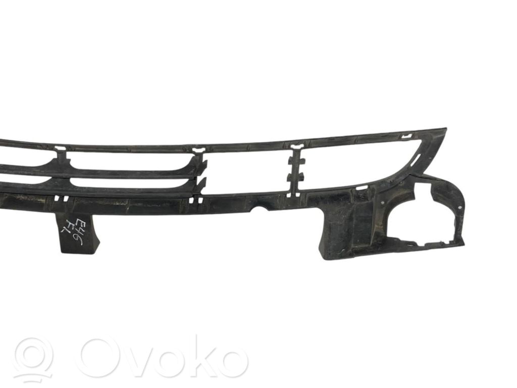 Lower grille (three-piece)