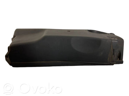 Dzinēja pārsegs (dekoratīva apdare)