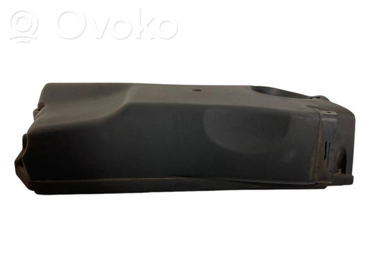 Dzinēja pārsegs (dekoratīva apdare)