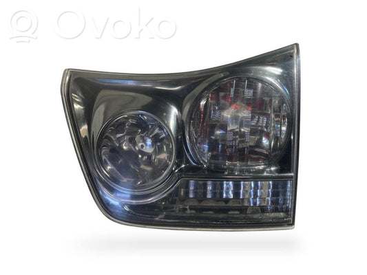 Aizmugurējais lukturis pārsegā