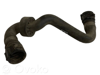 Caurulīte (-es) / šļūtene (-es)