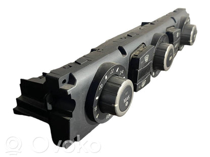 Gaisa kondicioniera / klimata kontroles / salona apsildes vadības bloks (salonā)