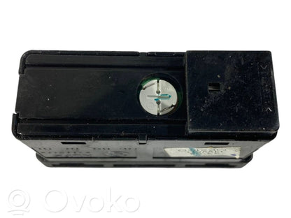 Avārijas lukturu slēdzis