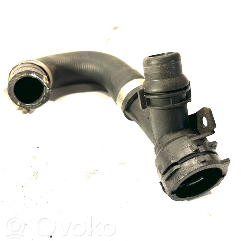 Caurulīte (-es) / šļūtene (-es)