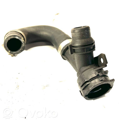 Caurulīte (-es) / šļūtene (-es)