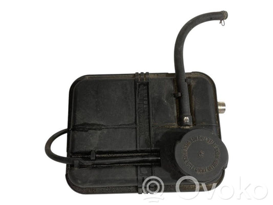 Расширительный бачок охлаждающей жидкости