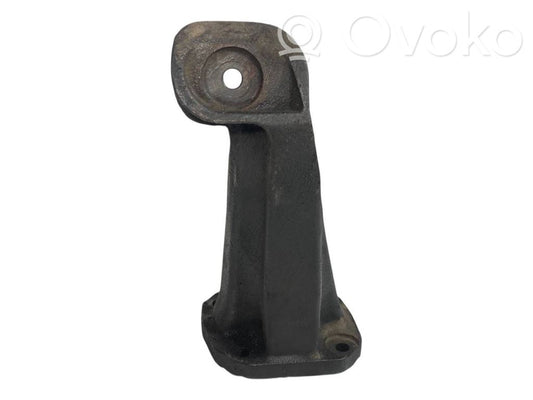 Dzinēja nostiprināšanas stiprinājums-kronšteins