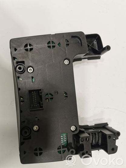 Multimediju kontrolieris