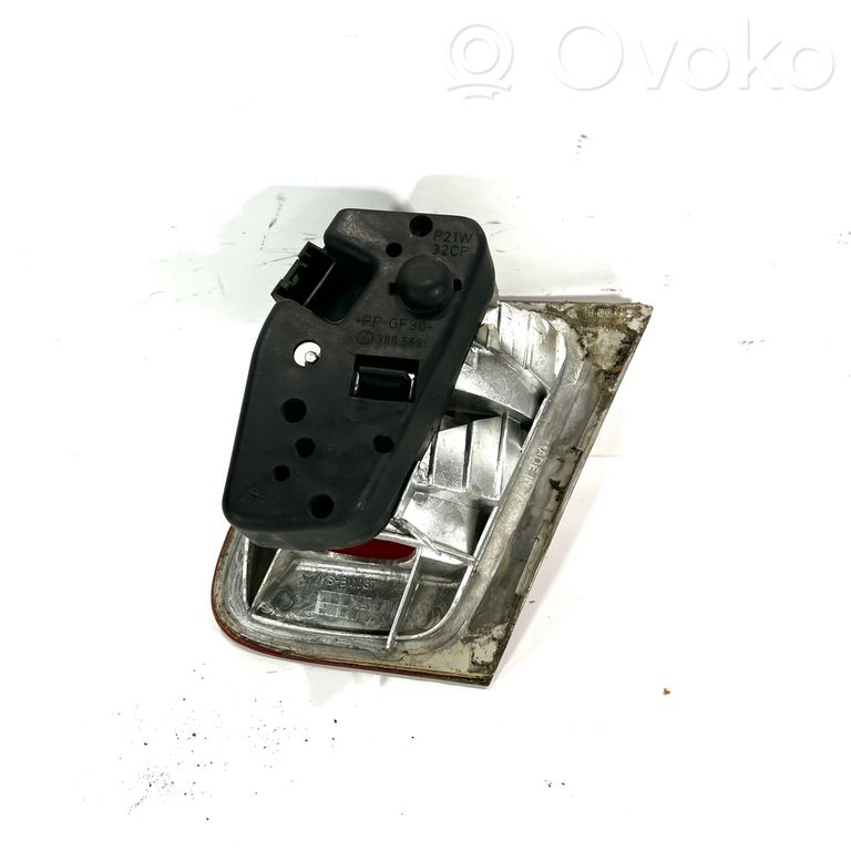 Taillight in the hood