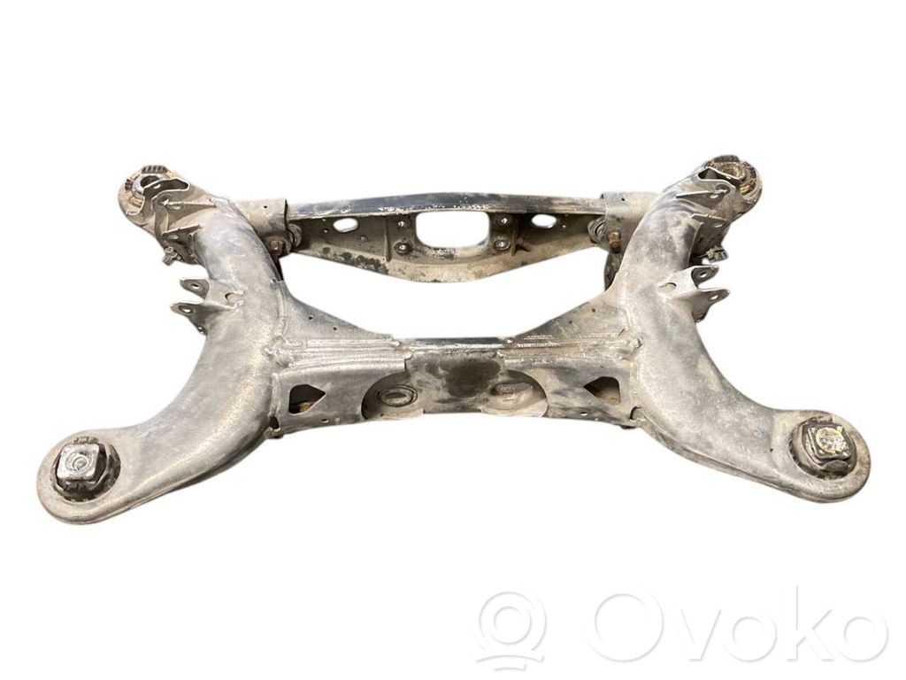 Pusrāmis aizmugurējais / priekšējais