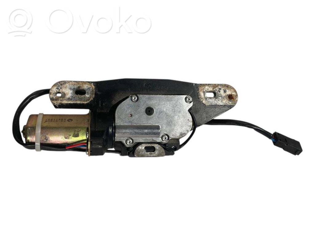 Tailgate latch