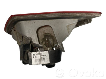 Задний фонарь на капоте