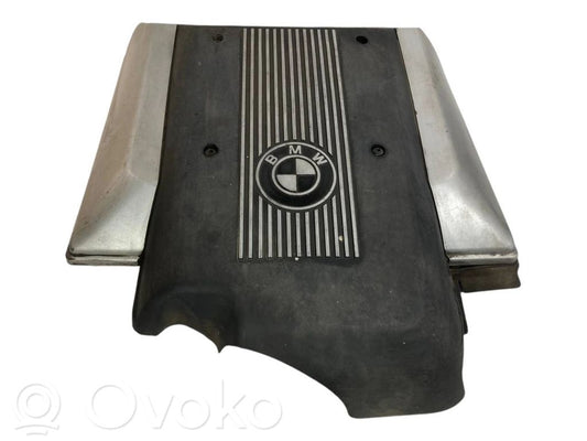 Dzinēja pārsegs (dekoratīva apdare)