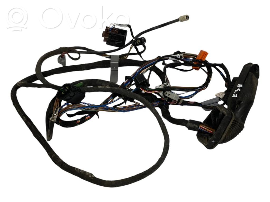 Priekšējo durvju vadu instalācija