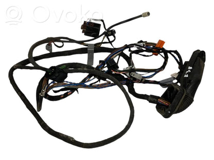 Priekšējo durvju vadu instalācija