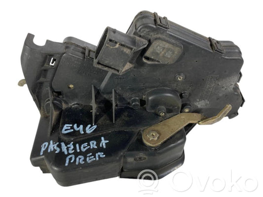 Priekšpusē slēdzene