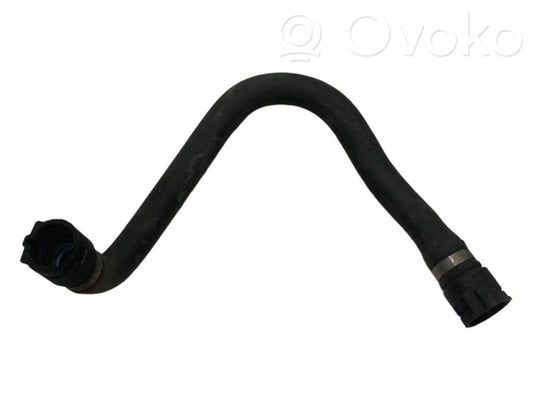 Caurulīte (-es) / šļūtene (-es)