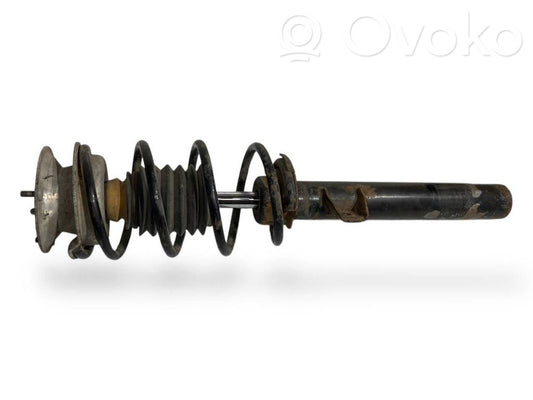 Priekšpusē amortizators ar atsperi