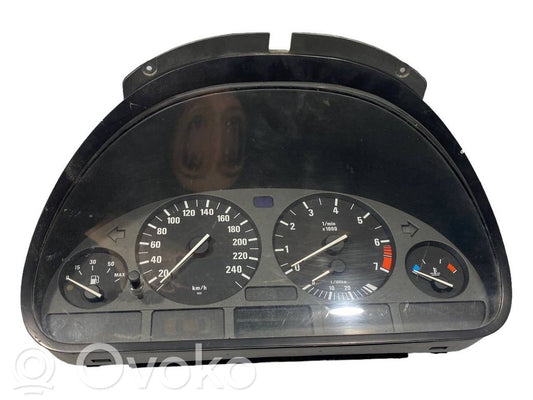 Speedometer (in the instrument panel)