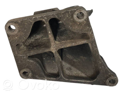 Dzinēja nostiprināšanas stiprinājums-kronšteins