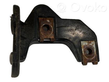 Priekšpusē bampera turētājs