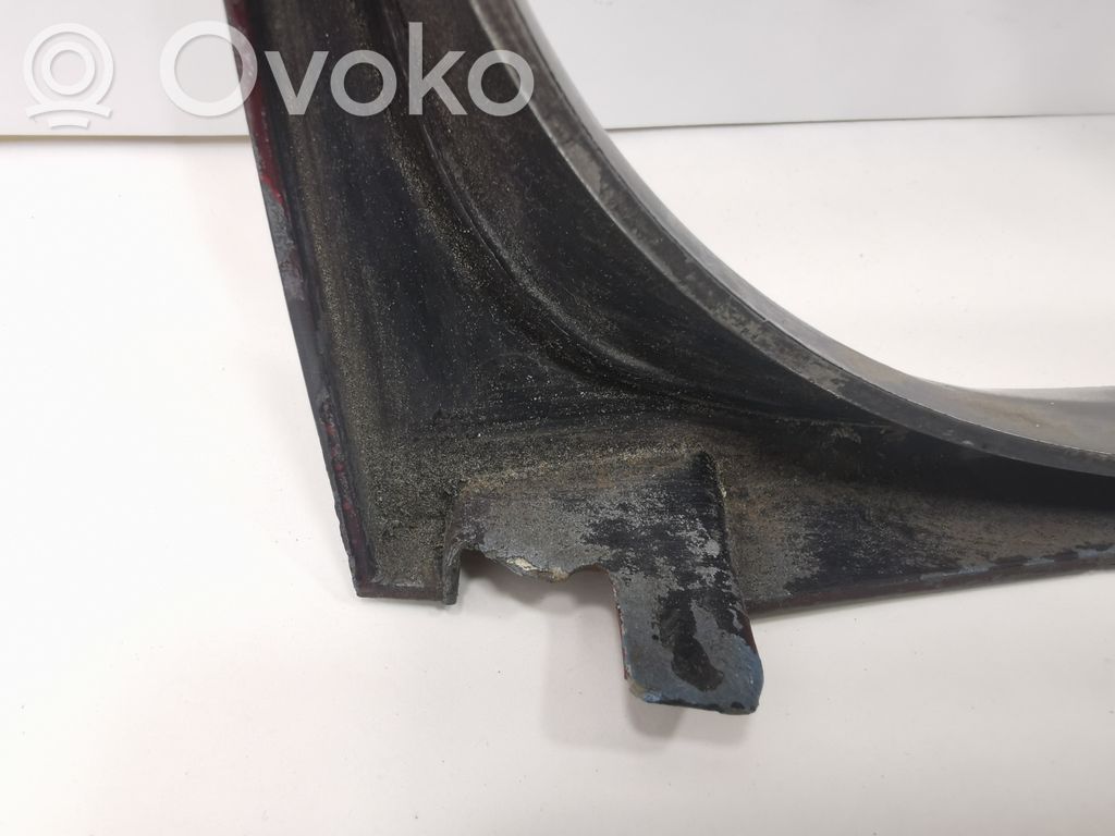 Priekšējā luktura dekoratīvā apdare