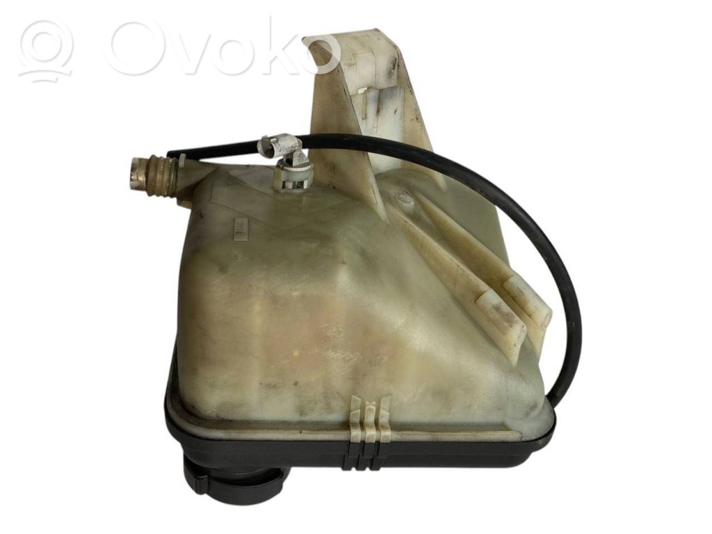 Dzesēšanas šķidruma izplešanās tvertne