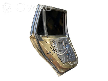 Aizmugurējās durvis